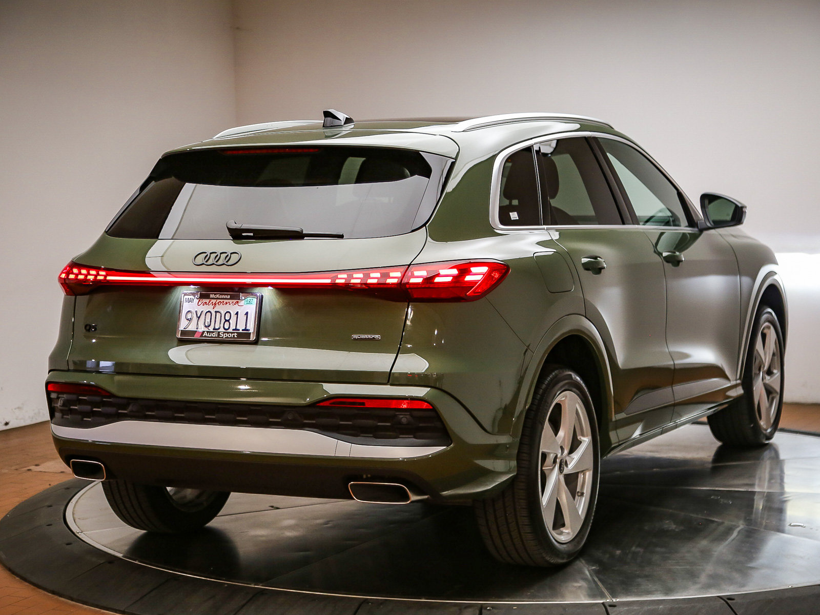 Certified 2025 Audi Q5 Premium AWD/4WD image 7