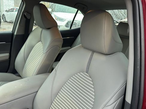 Used 2018 Toyota Camry SE w/ Convenience Package image 25