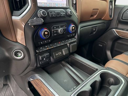 Used 2019 Chevrolet Silverado 1500 High Country w/ Technology Package image 26