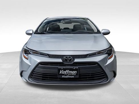 Certified 2025 Toyota Corolla LE FWD image 2