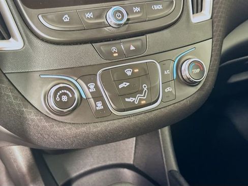 Used 2021 Chevrolet Malibu LS FWD image 17