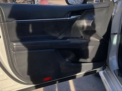 Used 2024 Toyota Camry SE image 20