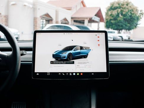 Used 2022 Tesla Model 3 Performance AWD/4WD image 24