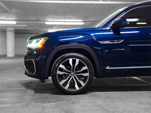 Used 2022 Volkswagen Atlas SEL Premium image 16