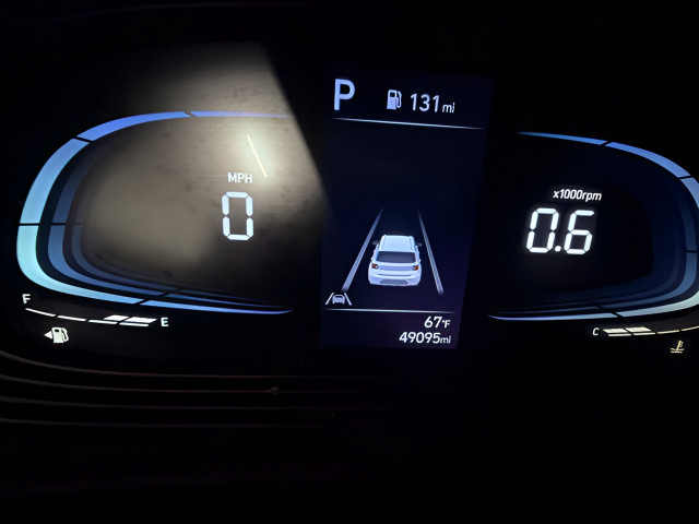 Used 2024 Hyundai Venue SE FWD image 17