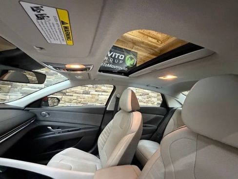 Used 2023 Hyundai Elantra Limited w/ Preferred Accessory Package FWD image 30