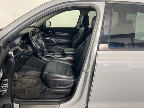 Used 2022 Kia Telluride SX w/ Nightfall Edition Package image 18