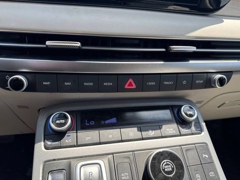 Used 2024 Hyundai Palisade Limited FWD image 19
