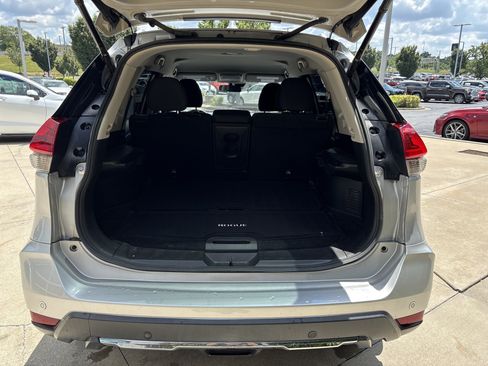 Used 2019 Nissan Rogue SV AWD/4WD image 23