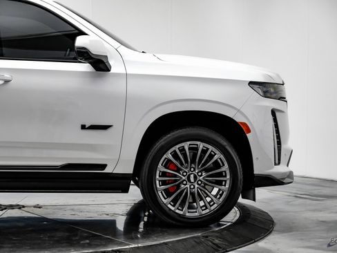 Used 2023 Cadillac Escalade V image 18