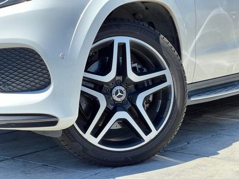 Used 2018 Mercedes-Benz GLS 550 4MATIC image 2