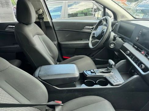 Certified 2024 Kia Sportage LX FWD image 7