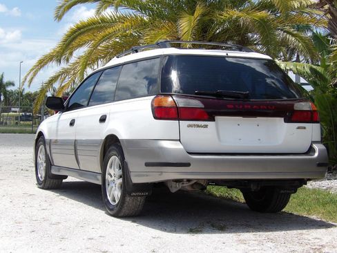 Used 2001 Subaru Outback Wagon image 4