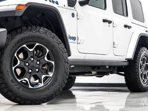 Used 2023 Jeep Wrangler Unlimited Rubicon 4xe w/ Cold Weather Group AWD/4WD image 3