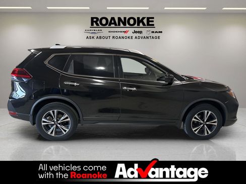 Used 2020 Nissan Rogue SV w/ Premium Package image 25