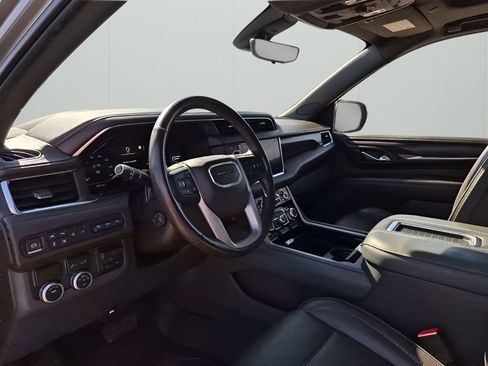 Used 2022 GMC Yukon XL Denali w/ Denali Premium Package image 29