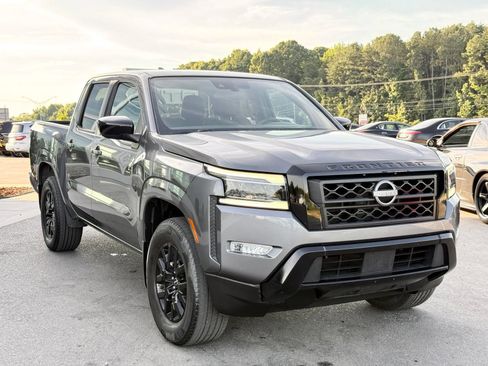 Used 2023 Nissan Frontier SV w/ Midnight Edition Package RWD image 6