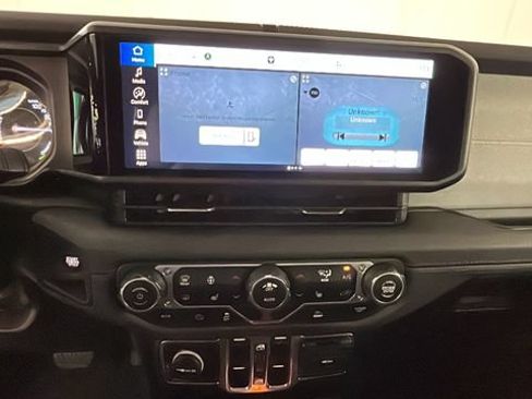 Used 2024 Jeep Wrangler Unlimited Sahara AWD/4WD image 23