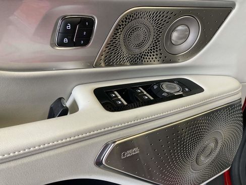 Used 2026 Lincoln Nautilus Reserve image 19