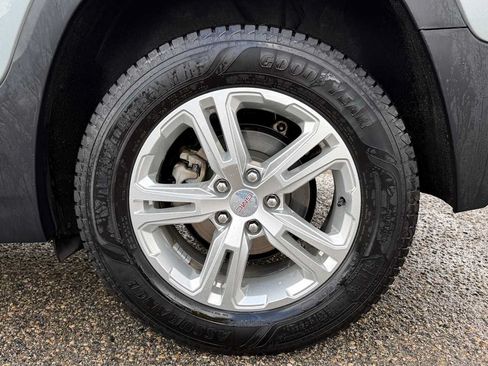Used 2024 GMC Terrain SLE w/ Driver Convenience Package AWD/4WD image 28