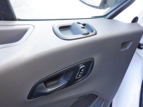 Used 2023 Ford Transit 350 XLT image 12