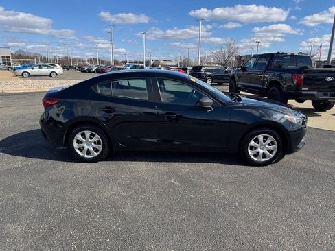 Used 2016 MAZDA MAZDA3 i Sport image 2
