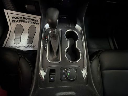 Used 2023 Chevrolet Traverse LT image 21