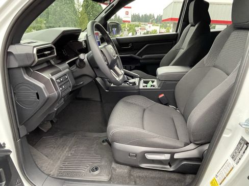 Certified 2026 Toyota 4Runner SR5 AWD/4WD image 10