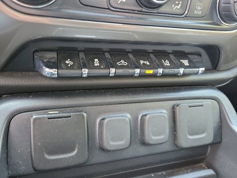 Used 2019 Chevrolet Silverado 2500 High Country w/ Duramax Plus Package image 20