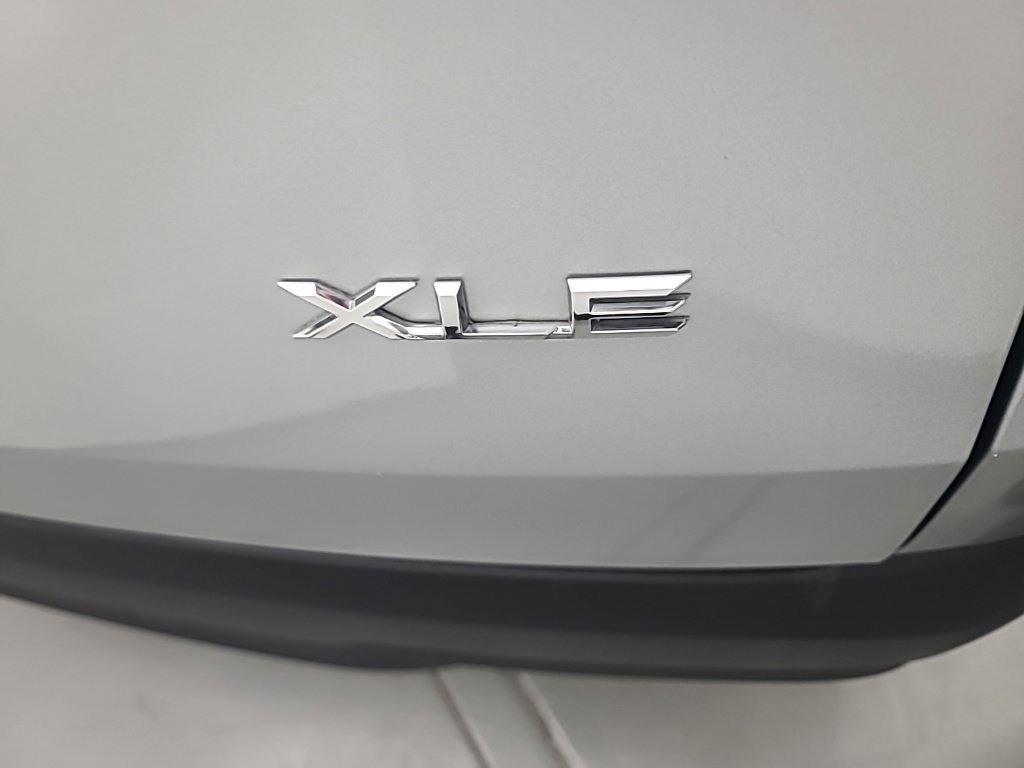 Used 2025 Toyota Grand Highlander AWD image 13