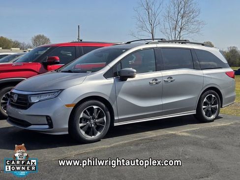 Used 2023 Honda Odyssey Elite image 3