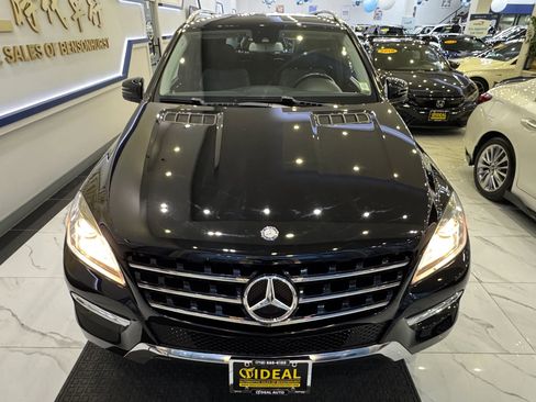 Used 2015 Mercedes-Benz ML 350 ML 350 4MATIC Sport Utility 4D image 2