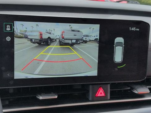 Used 2025 Kia Carnival FWD image 19