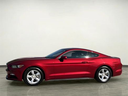 Used 2015 Ford Mustang Coupe image 3
