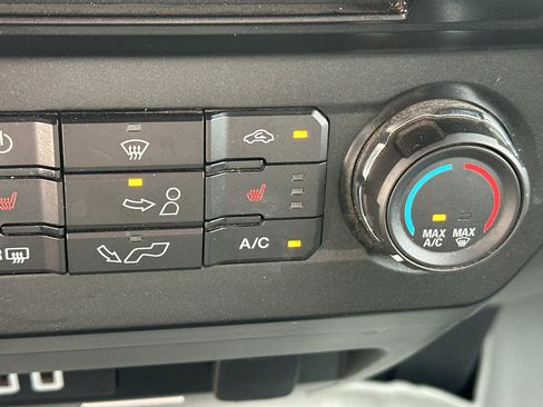 Used 2017 Ford F150 XLT w/ Equipment Group 302A Luxury AWD/4WD image 28