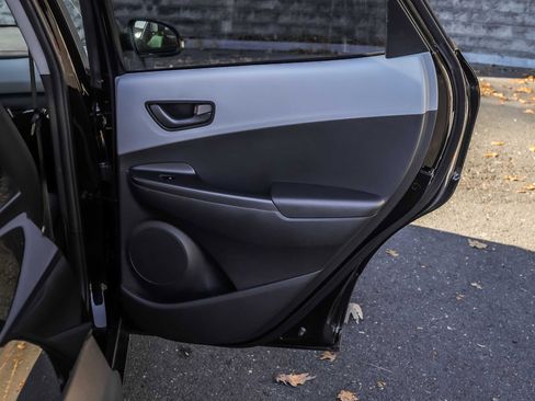 Used 2019 Hyundai Kona SEL image 15