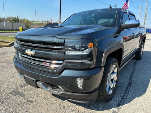 Used 2017 Chevrolet Silverado 1500 LTZ Z71 w/ LTZ Plus Package image 2