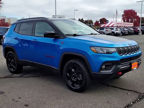 Certified 2024 Jeep Compass Trailhawk w/ Trailhawk Convenience Group image 2