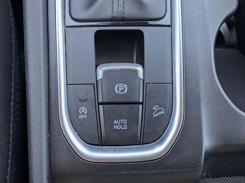 Used 2019 Hyundai Santa Fe SE image 20