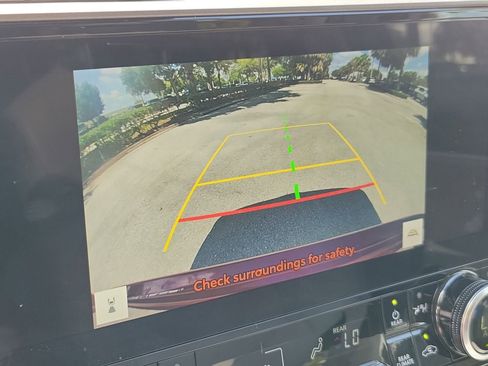 Used 2023 Toyota Highlander Limited FWD image 26