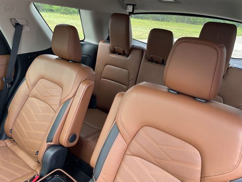 Used 2024 Nissan Pathfinder Platinum FWD image 29