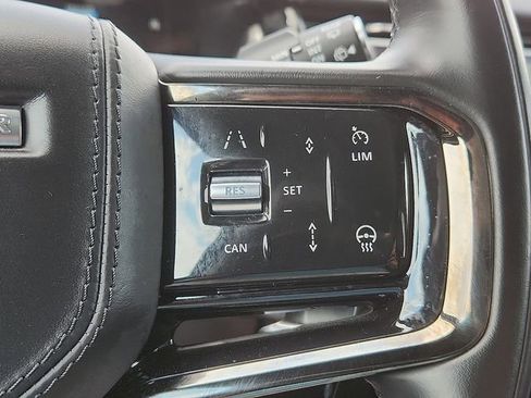 Used 2025 Land Rover Range Rover Velar Dynamic SE image 18