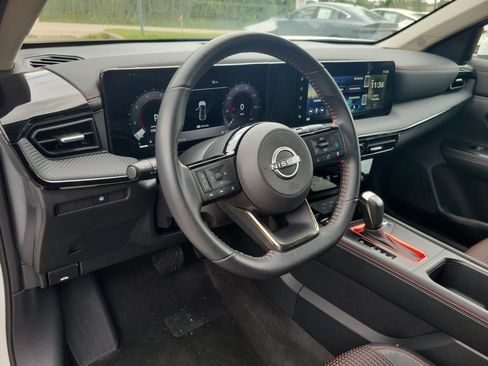 Used 2025 Nissan Kicks SR AWD/4WD image 12