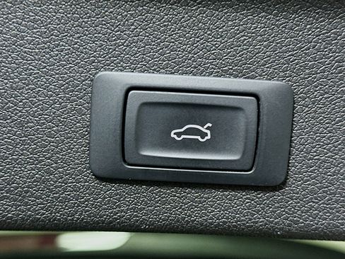 Used 2017 Audi SQ5 Premium Plus w/ Technology Package image 31