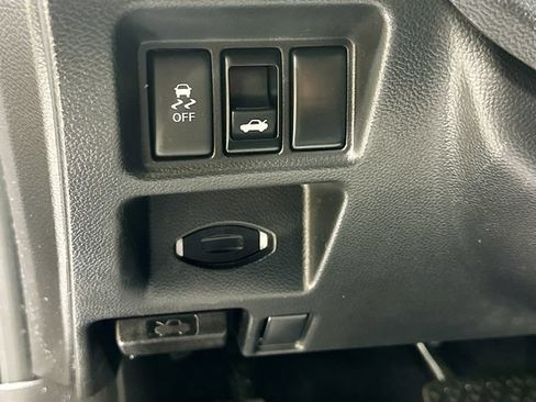 Used 2015 INFINITI Q40 AWD w/ Navigation Package image 11