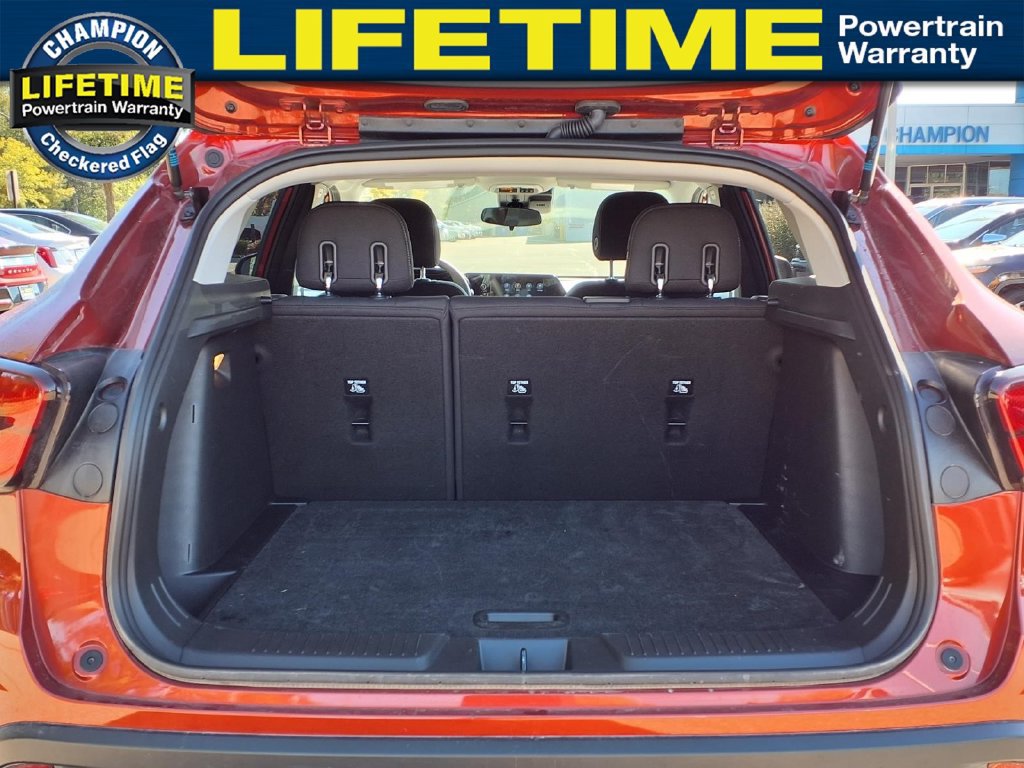 Used 2024 Chevrolet Trax LS w/ LS Convenience Package FWD image 10