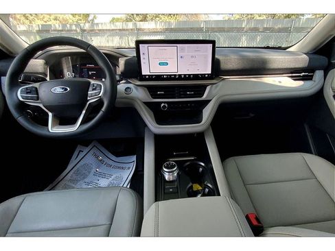 New 2025 Ford Explorer Active w/ Active Comfort Package image 6