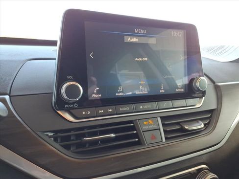 Used 2024 Nissan Altima 2.5 SV image 24