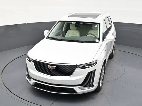 Used 2025 Cadillac XT6 Premium Luxury w/ LPO, Floor Liner Package FWD image 20