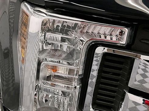 Used 2019 Ford F250 XLT w/ XLT Premium Package image 29